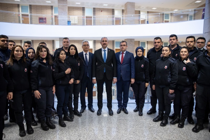 Adalet Bakanı Sayın Abdulhamit GÜL' ün katılımıyla,  Adana' da Bölge Değerlendirme Toplantısı gerçekleştirildi.
