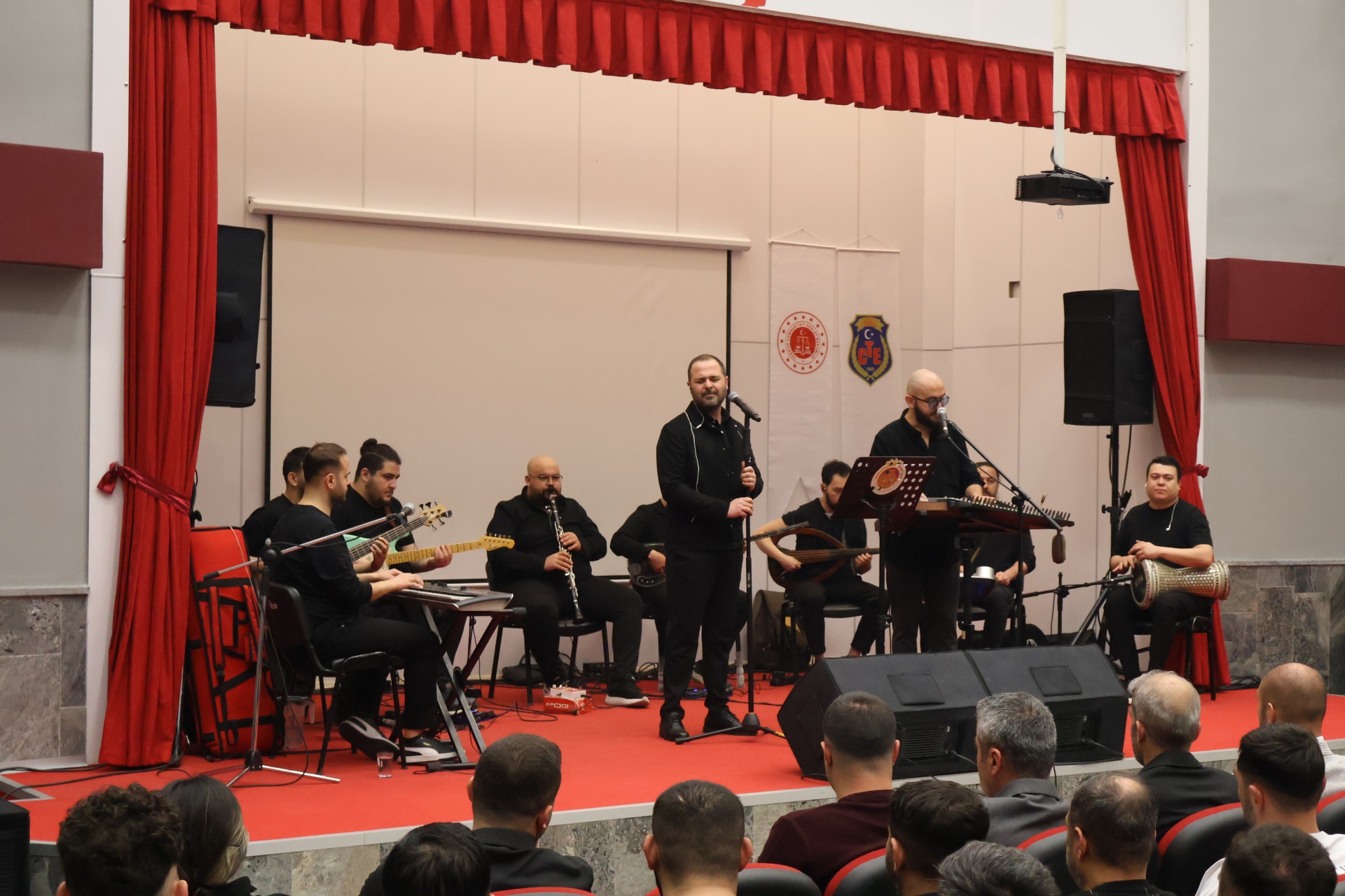 Müzik Ziyafeti: Kent Orkestrası Hükümlüler İçin Sahne Aldı