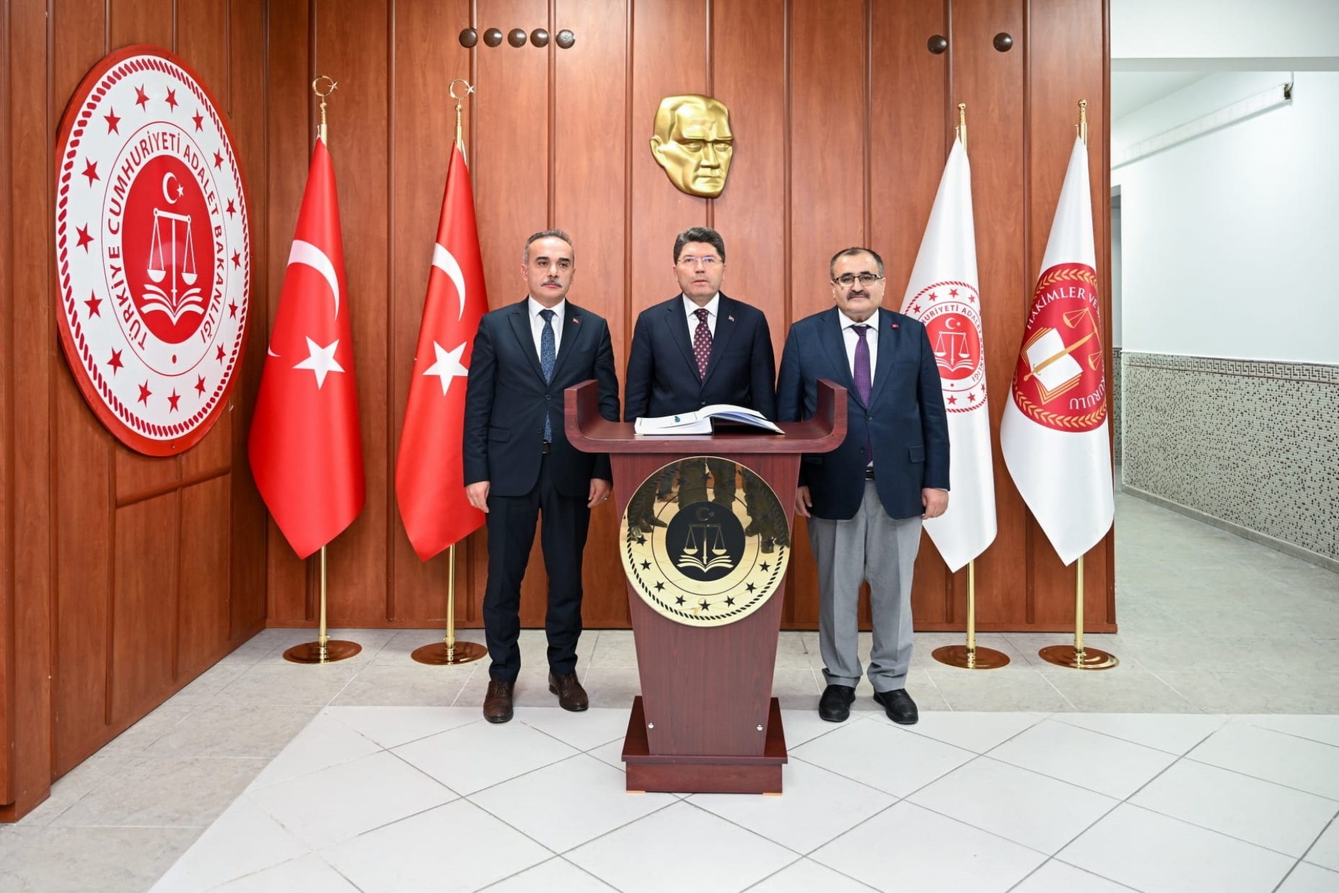 ADALET BAKANIMIZ SAYIN YILMAZ TUNÇ ADLİYEMİZİ ZİYARET ETTİ