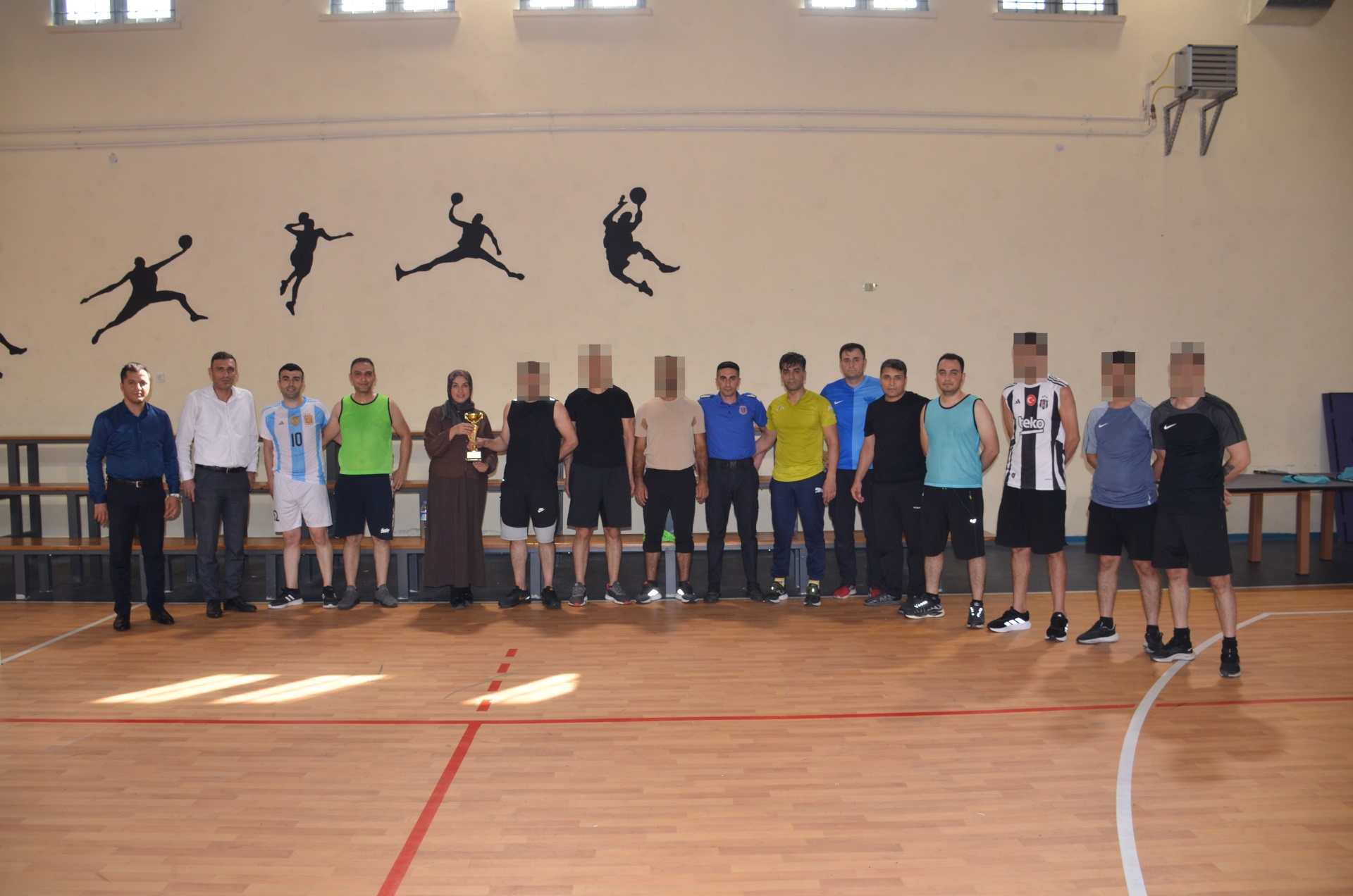 Adalet Bakanlığı ile Gençlik ve Spor Bakanlığı iş birliğinde düzenlenen voleybol turnuvası, 7 Temmuz Dünya Voleybol Günü’nde tamamlandı.