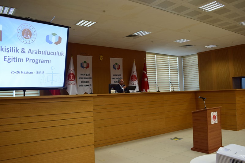 İzmir Bölge Adliye Mahkemesi Daire Başkanlığı ve Üyelerine yönelik eğitim düzenlenmiştir.