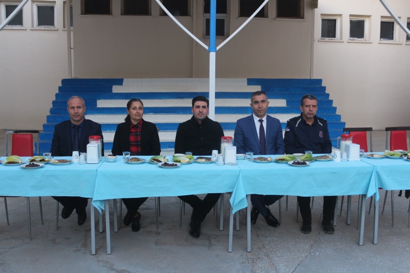 Personel ile Hükümlüler İftar Yemeğinde Bir Araya Geldi