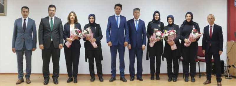 ANNELER GÜNÜ KUTLAMASI VE PERSONELE ONUR BELGESİ TAKDİMİ
