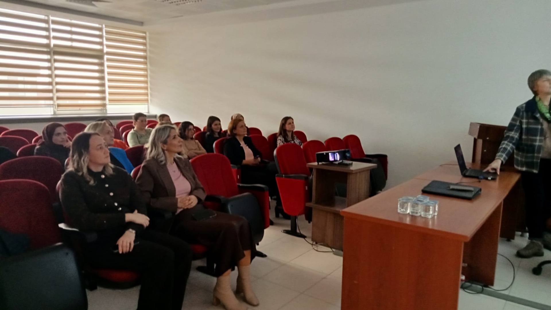 ''ANNE SÜTÜNÜN TEŞVİKİ, BEBEK VE KÜÇÜK ÇOCUK BESLENME REHBERİ'' KONFERANSI