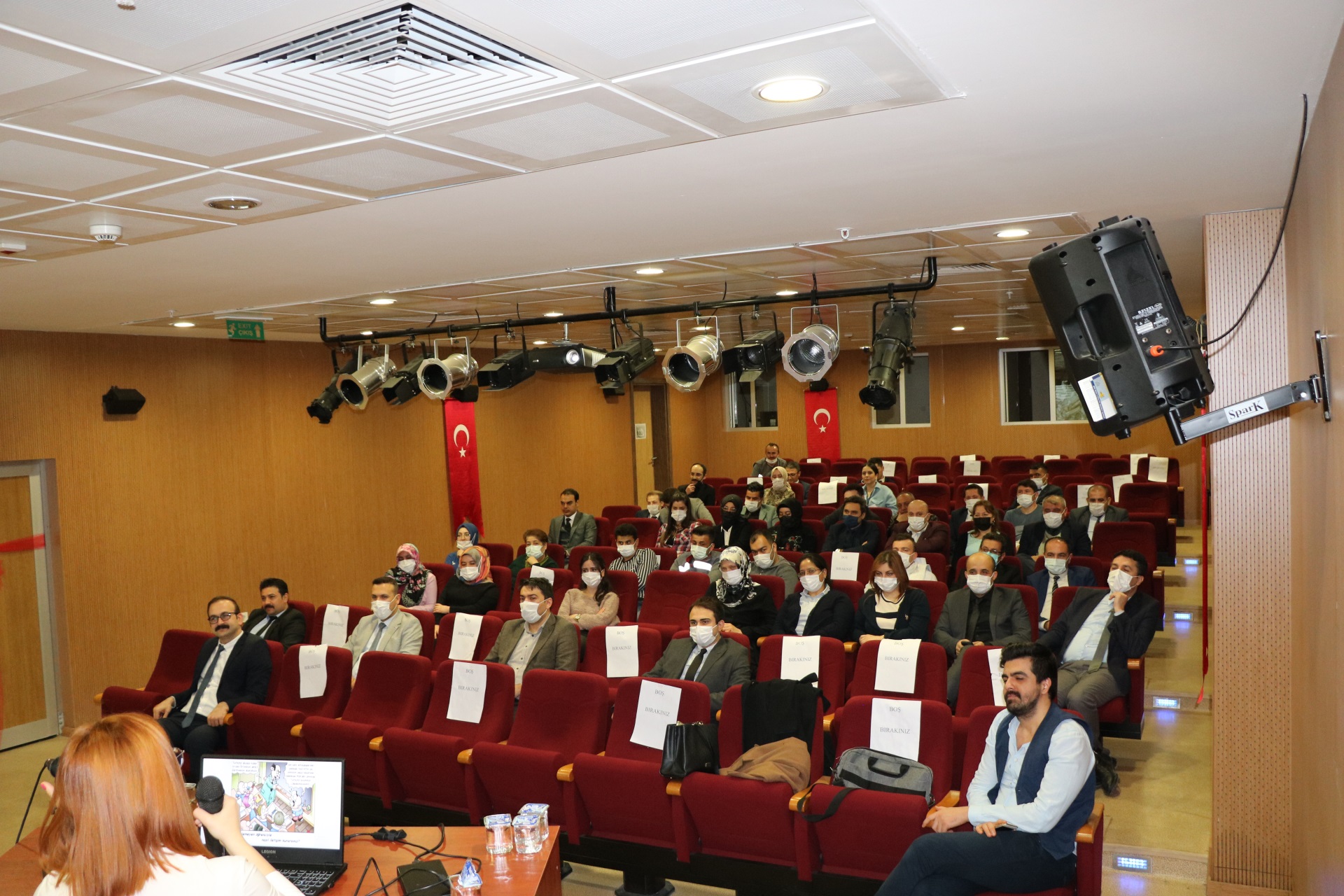 Çankırı Karatekin Üniversitesi Edebiyat Fakültesi Öğretim Görevlileri tarafından konferans verildi.