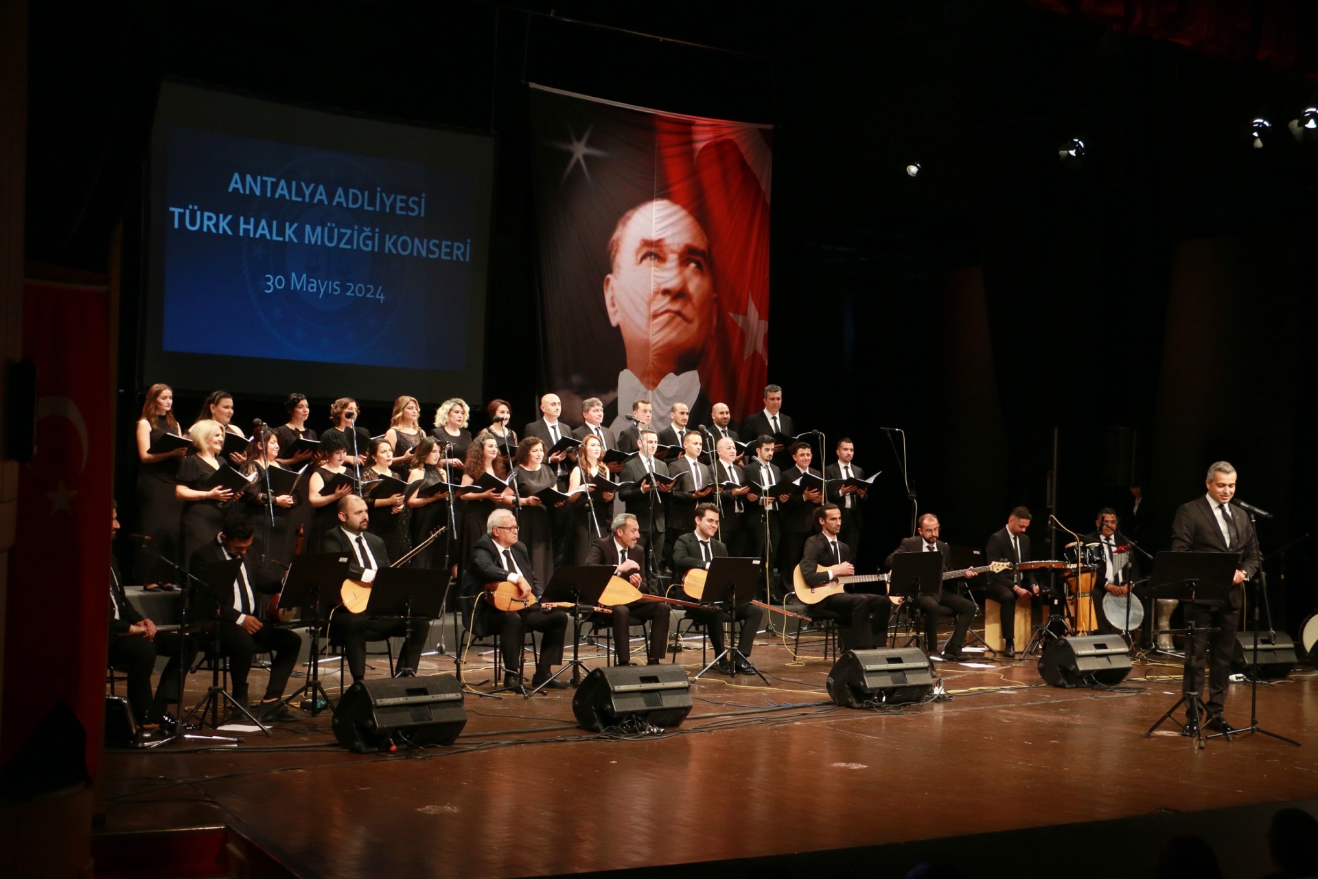 Antalya Adliyesi Türk Halk Müziği Korosu’ndan Unutulmaz Bir Gece