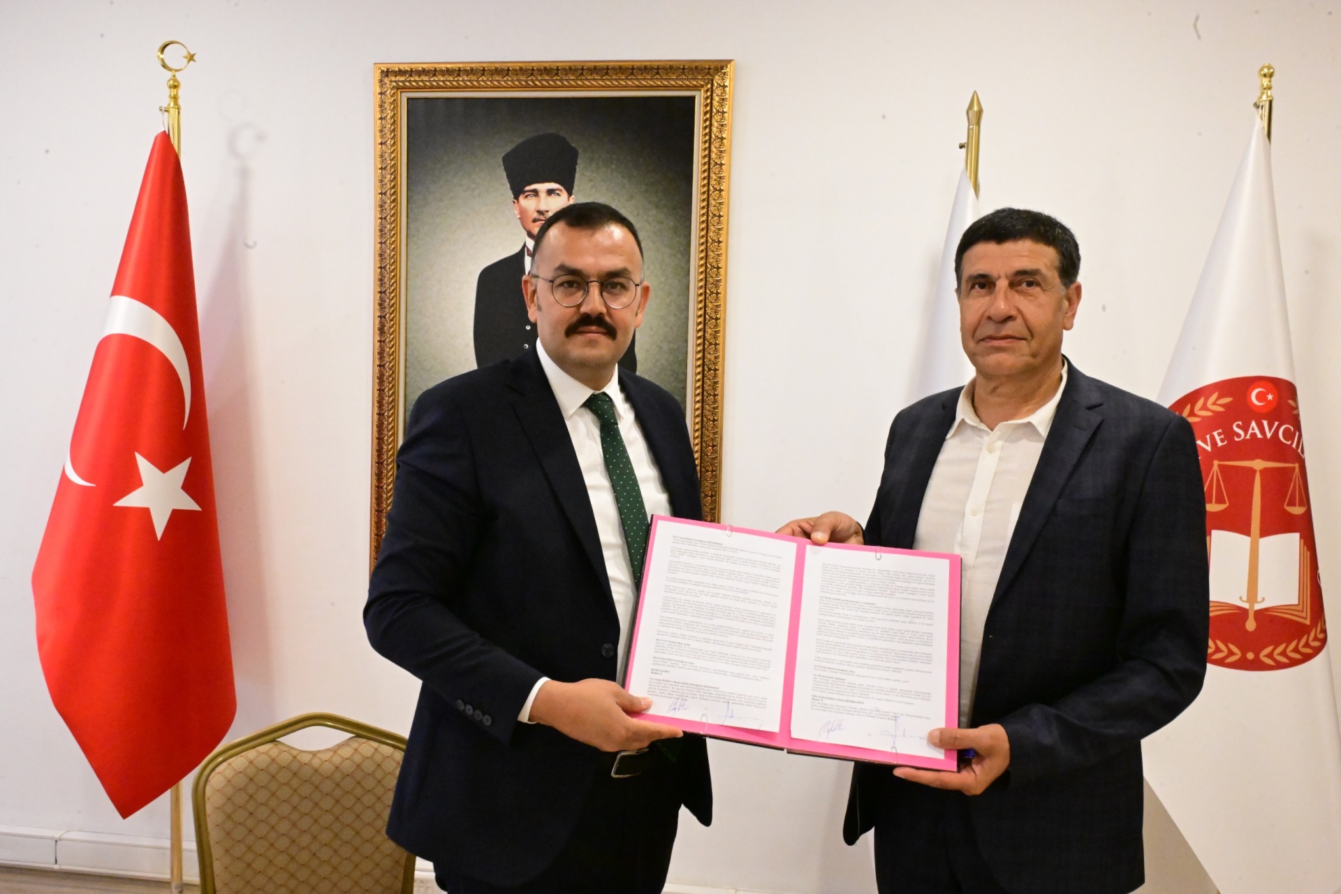 Tepeşehir Life projesinden tamamı 3+1 olmak üzere toplam 49 lojmanın satın alınmasına ilişkin protokol düzenlenmiştir.