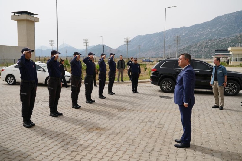 Ceza ve Tevkifevleri Genel Müdürü Enis Yavuz Yıldırım Antalya Ceza İnfaz Kurumları Kampüsü'nü ziyaret etti.
