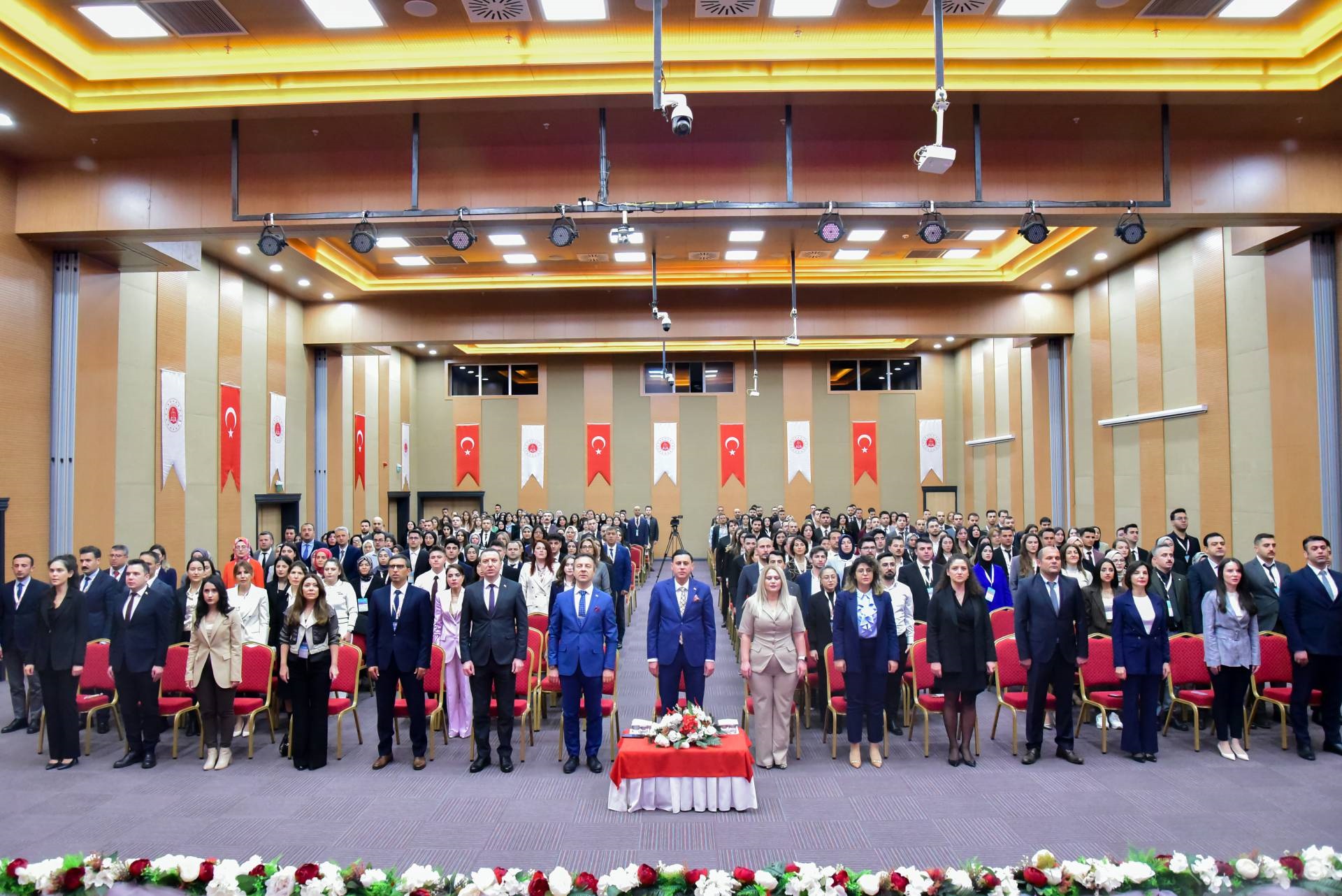 Eğitim Dairesi Başkanlığınca Düzenlenen; Yeni Atanan Yazı İşleri Müdürleri (8.Grup), Bölge İdare Mahkemelerinde görev yapan Zabit Kâtipleri (13.Grup) ile Yeni Atanan Zabıt Kâtiplerine (13.Grup) Yönelik Hizmet İçi Eğitim Programı Açılış Töreni Yozgat Cemil Çiçek Personel Eğitim Merkezimizde Gerçekleştirildi.