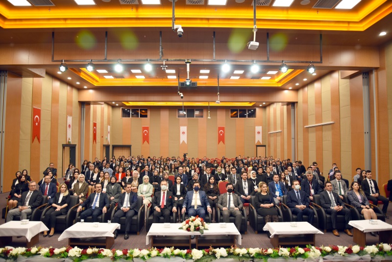 Eğitim Dairesi Başkanlığınca Düzenlenen; Memur Suçları Bürolarında Görev Yapan Personele (2.Grup), Vezne Bürolarında Görev Yapan Personele (8.Grup) ve Yeni Atanan Zabıt Kâtiplerine (4.Grup) Yönelik Hizmet İçi Eğitim Programı Kapanış Töreni Yozgat Personel Eğitim Merkezimizde Gerçekleştirildi.