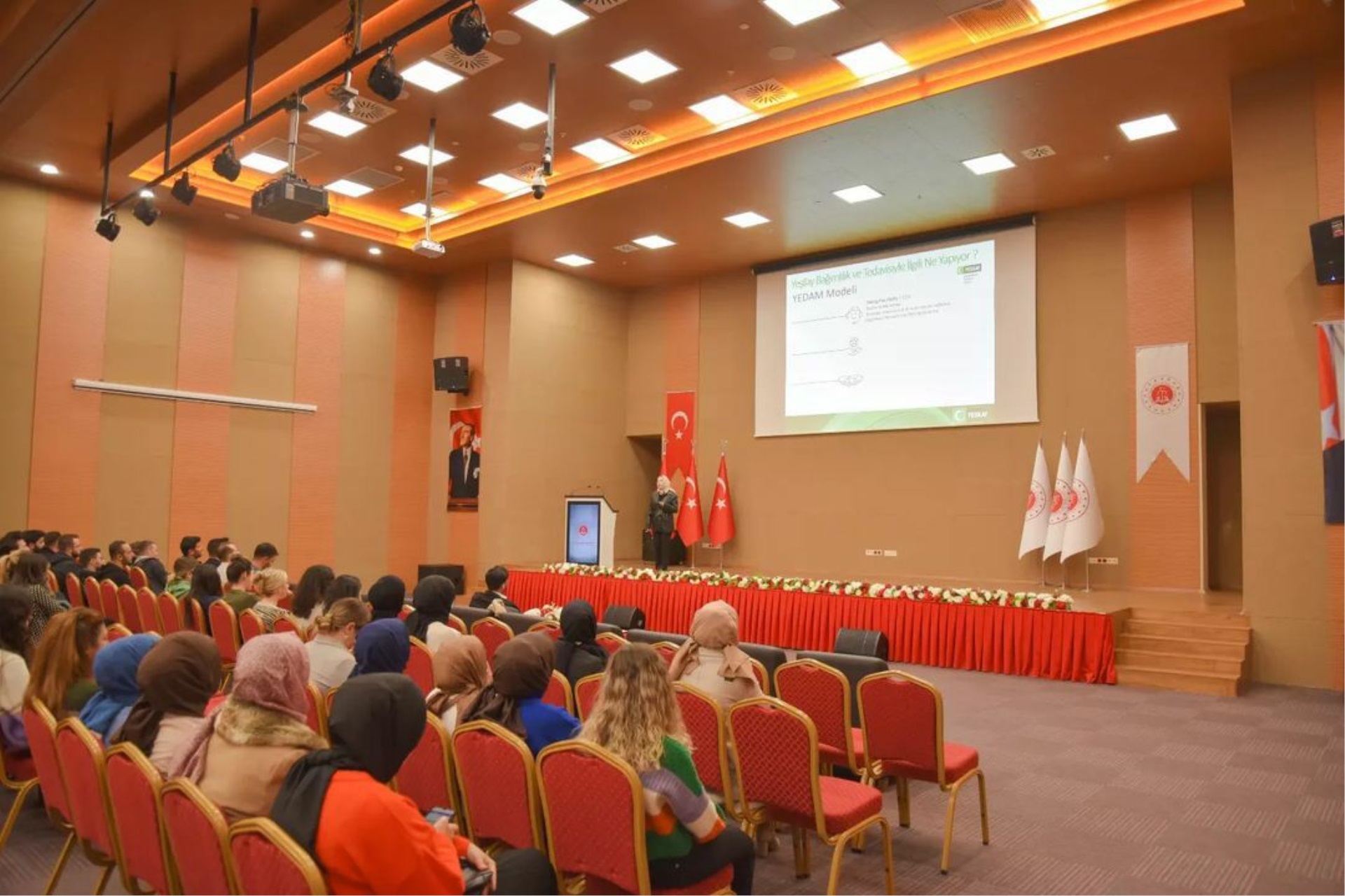 Yozgat Yeşilay Danışmanlık Merkezi uzmanlarından Klinik Psikolog Sayın Şuheda Nur TEMEL tarafından “Yeşilay Danışmanlık Merkezleri Tanıtımı ve Madde Bağımlılığı” Konulu Konferans Düzenlendi.