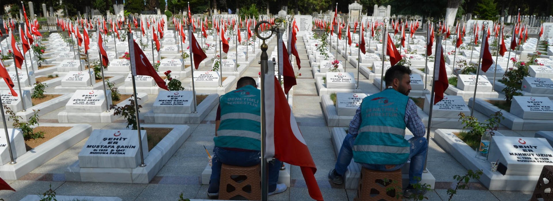 Kamu Hizmeti Cezası Uygulanan Yükümlüler Şehit Mezarlarının Bakım ve Onarım İşlerini Yaptılar