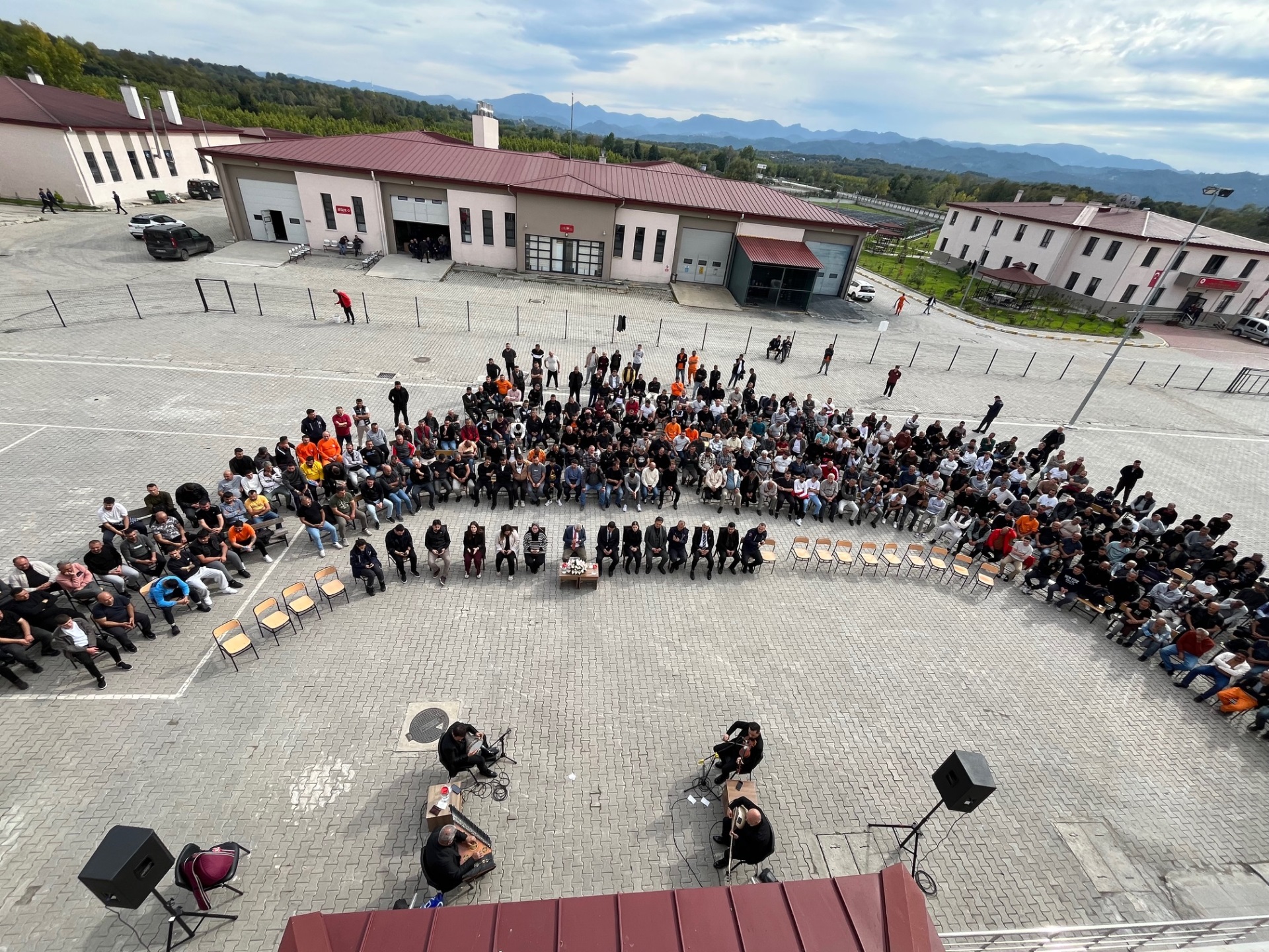 Her etkinlik bir adım, Her nota bir umut.