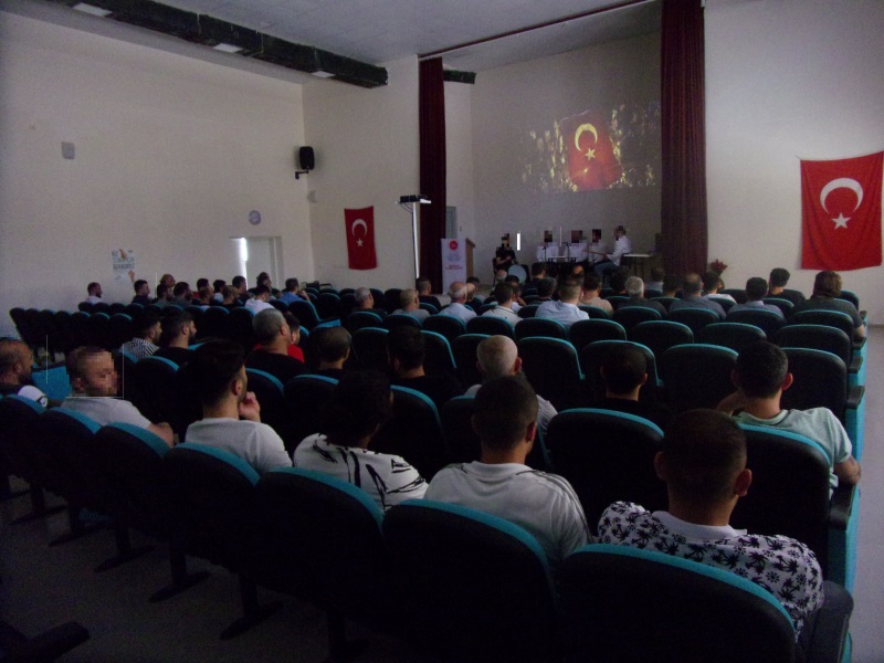 DİN İSTİSMARI KONULU KONFERANS GERÇEKLEŞTİRİLDİ