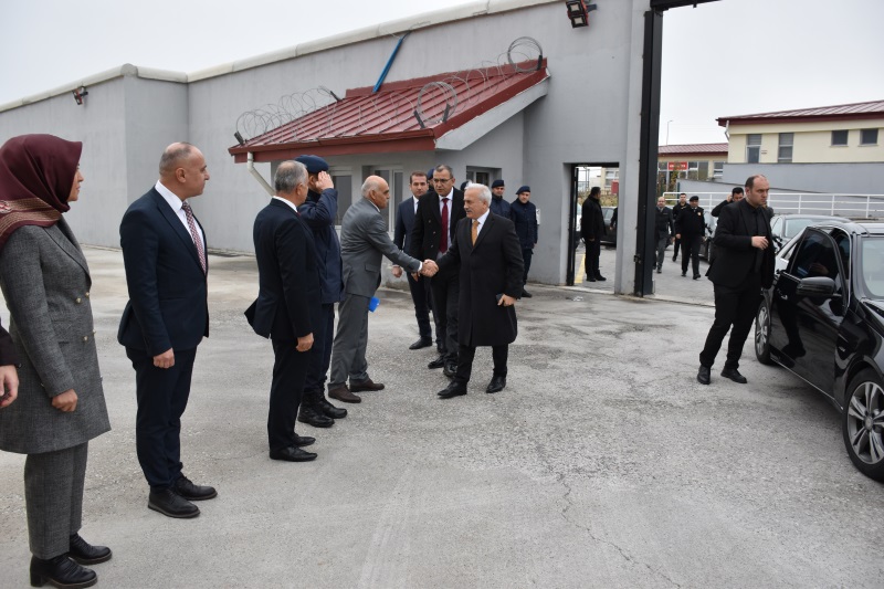vali beyin kurumumuzu ziyareti