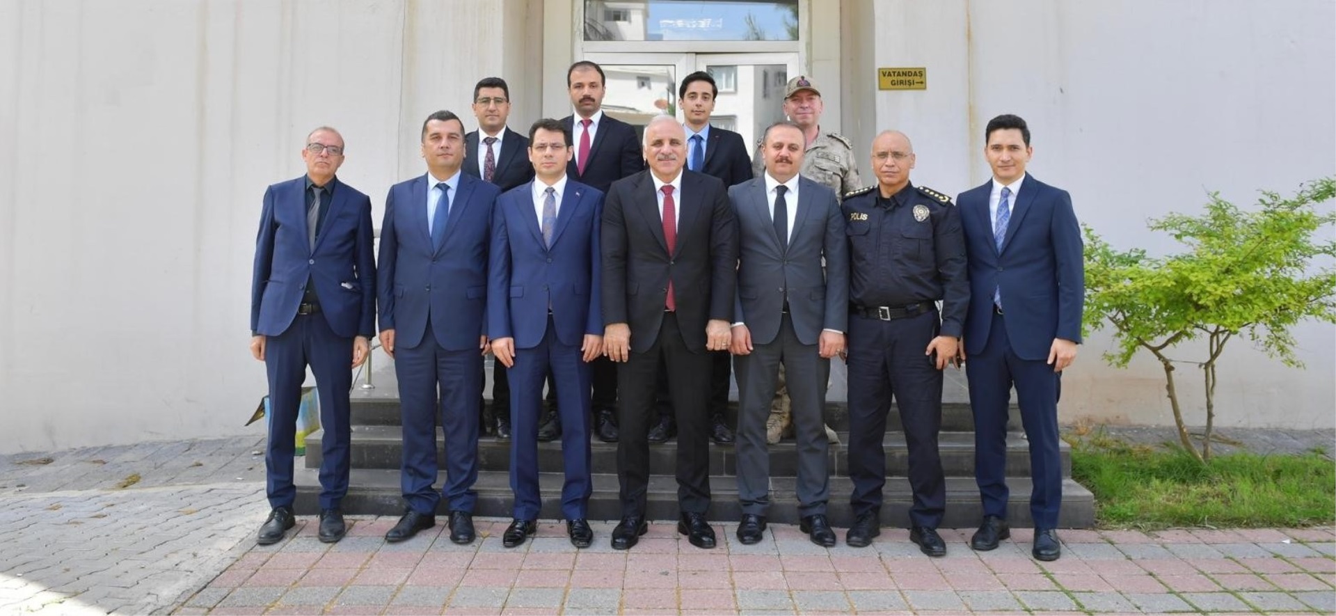 DİYARBAKIR VALİSİ SAYIN MURAT ZORLUOĞLU, DİYARBAKIR CUMHURİYET BAŞSAVCISI SAYIN MUSTAFA ÇELENK, MÜLHAKAT ÇERMİK ADLİYESİNİ ZİYARET ETTİLER