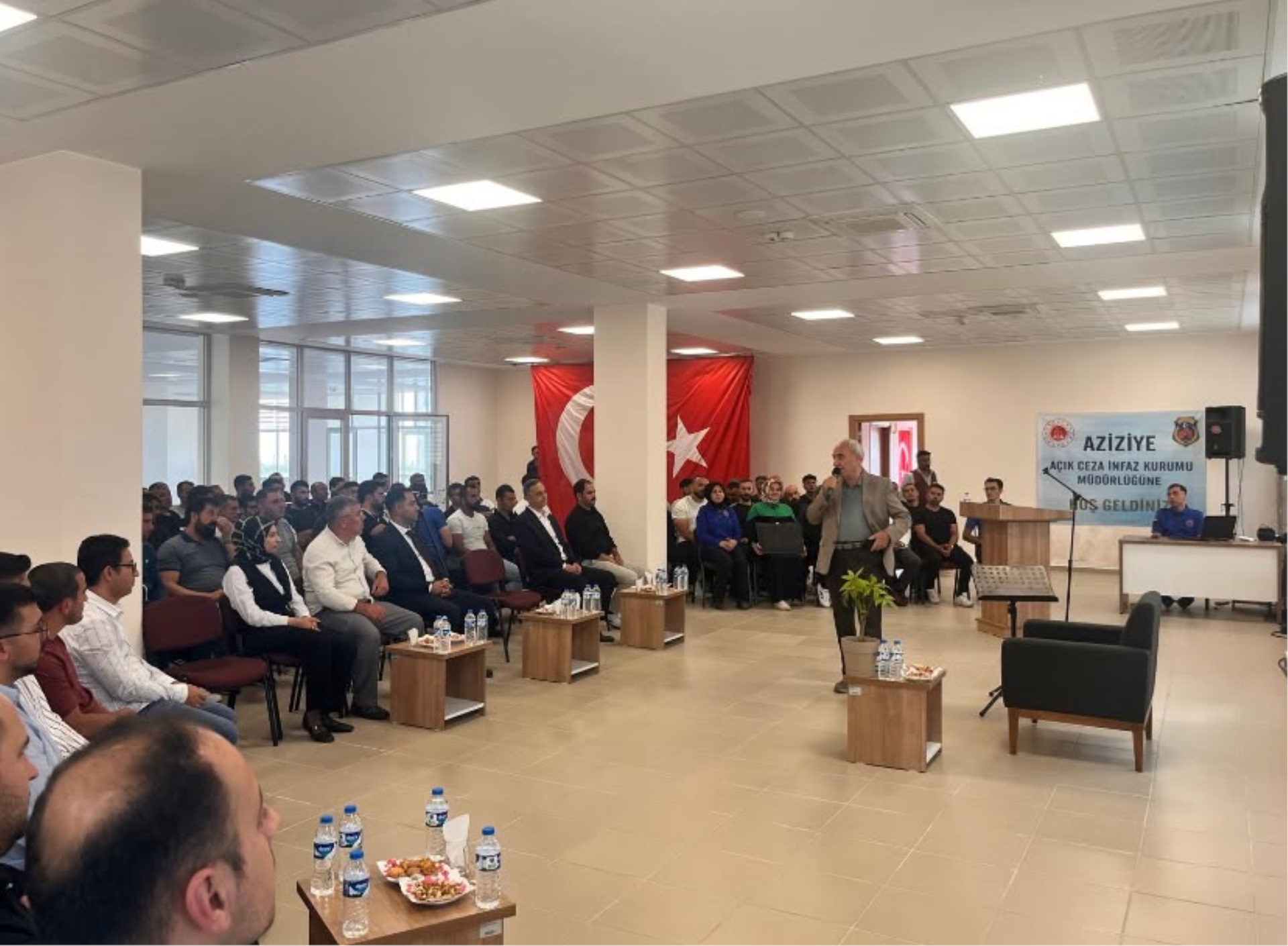 NURULLAH GENÇ İLE GEÇMİŞTEN GELECEĞE YAŞAMAK UMUTTUR ŞİİR VE SÖYLEŞİ PROGRAMI