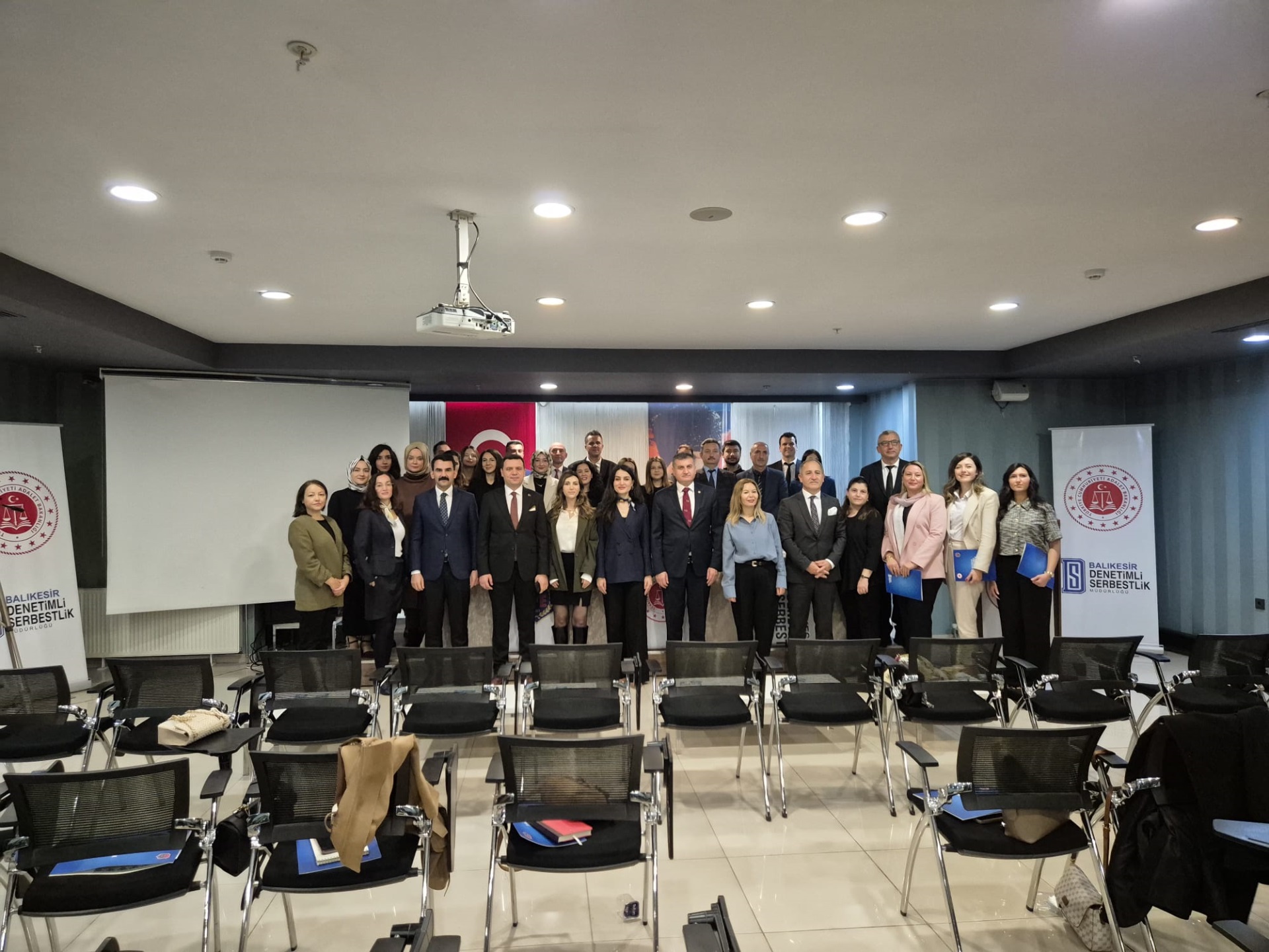 BAĞIMLILIKLA MÜCADELEDE "PROFESYONELLERİN EĞİTİMİ" PROJESİNİN KAPANIŞ PROGRAMI