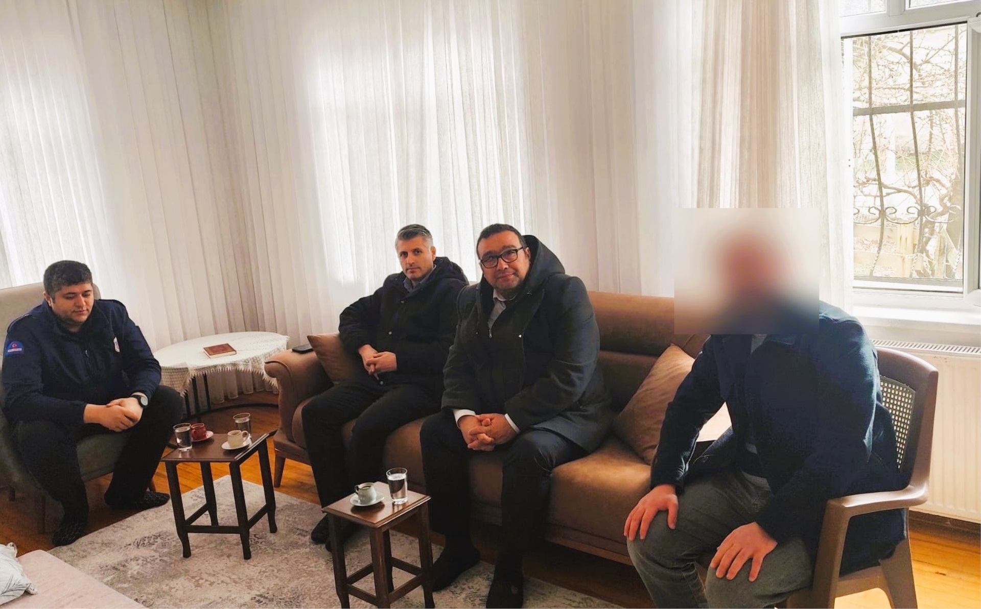  Kurumumuzda Şubat Depreminin Yıl Dönümünde Anma ve Ev Ziyaret Programı Gerçekleştirildi