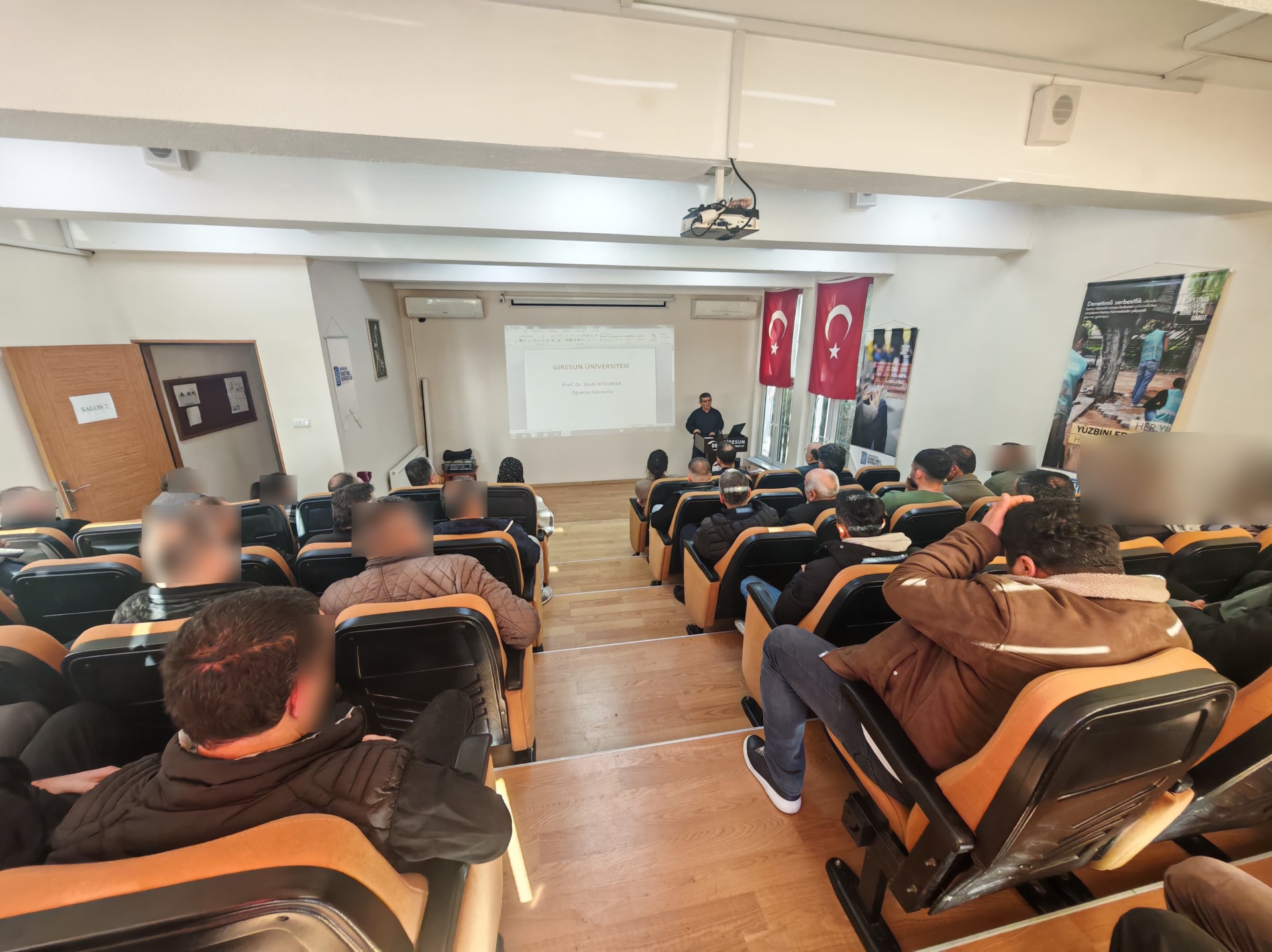 YÜKÜMLÜLERE 'SPOR VE YAŞAM' KONULU SEMİNER VERİLDİ