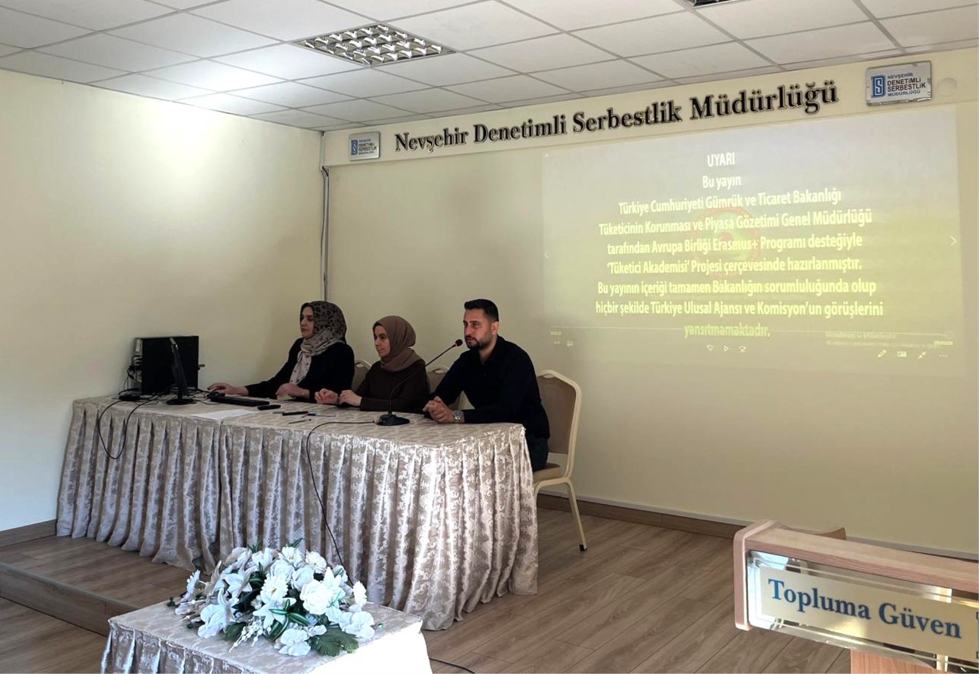 BİLİNÇLİ TÜKETİCİ HAKKINDA BİLGİLENDİRMELER YAPILDI