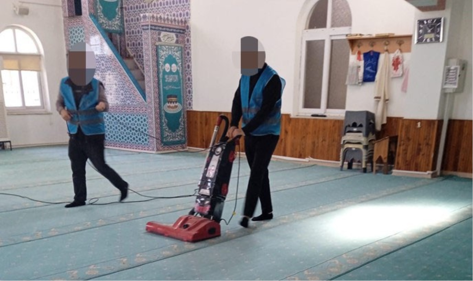 Camilerde Temizlik Çalışması