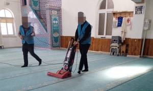 Camilerde Temizlik Çalışması