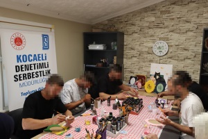 KOCAELİ'DE AHŞAP BOYAMA ETKİNLİĞİ YAPILDI