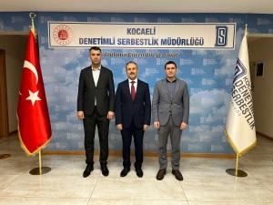 Kocaeli Açık Ceza İnfaz Kurumu 1.Müdürü Mustafa Yüksel ve 2. Müdürü Sedat Tekmil, Kocaeli Denetimli Serbestlik Müdürlüğünü ziyaret etti. Ziyarette, kurumlar arası iş birliğiyle yapılacak çalışmalar is