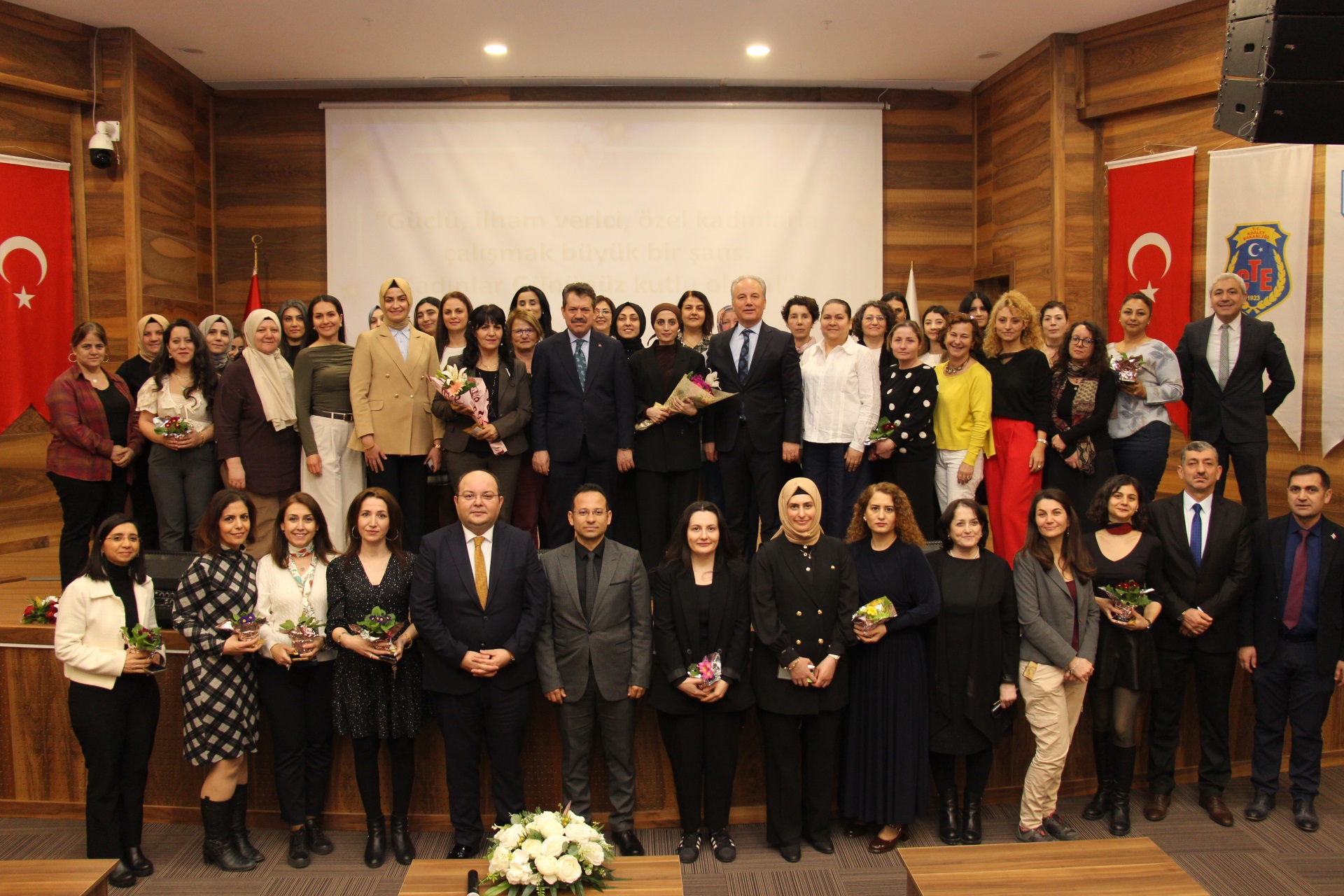 8 MART DÜNYA KADINLAR GÜNÜ 