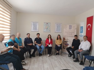 Faruk Nafiz Çamlıbel' in "Han Duvarları' şiir kitabı okunarak mütalaa edildi.