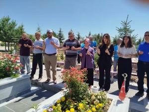 Develi Asri Mezarlık içinde bulunan Şehitlik temizliği yapıldı.