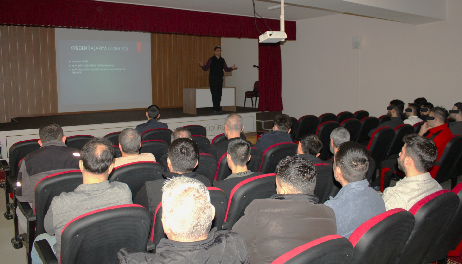 Kurumumuzda Hükümlü ve Tutuklulara Yönelik Motivasyon Konulu Konferans Düzenlendi