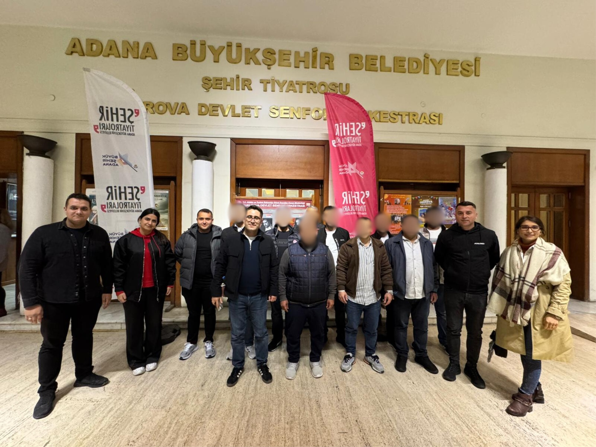 "PAPAZ KAÇTI" isimli tiyatro oyununa katılım sağlandı. 